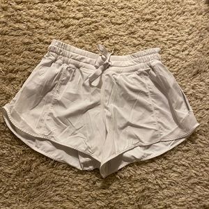 Lululemon Hotty Hot short 4”